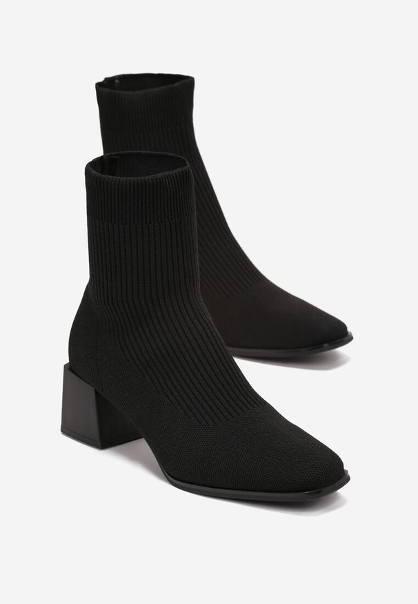 Born2be - Czarne Botki z Elastyczną Cholewką za Kostkę na Geometrycznym Słupku Amori. Okazja: na co dzień. Wysokość cholewki: za kostkę. Kolor: czarny. Materiał: jeans. Szerokość cholewki: normalna. Wzór: geometria. Obcas: na słupku. Styl: casual, elegancki