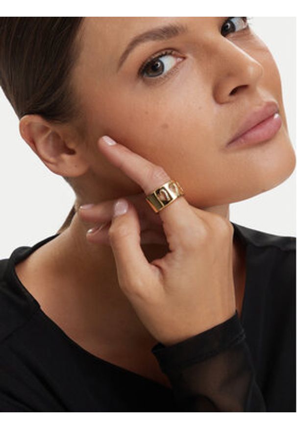 Guess Pierścionek JUBR06 086JW Złoty. Materiał: ze stali, ze stali nierdzewnej. Kolor: złoty