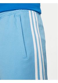 Adidas - adidas Szorty sportowe adicolor 3-Stripes IR8008 Niebieski Regular Fit. Kolor: niebieski. Materiał: bawełna. Styl: sportowy #4