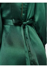 Closet London Sukienka codzienna D8552 Zielony Regular Fit. Okazja: na co dzień. Kolor: zielony. Materiał: syntetyk. Typ sukienki: proste. Styl: casual #5