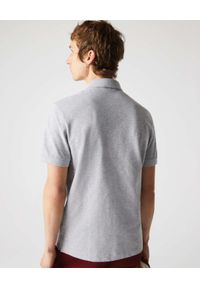 Lacoste - LACOSTE - Szary t-shirt polo z bawełnianej piki Regular Fit. Typ kołnierza: polo. Kolor: szary. Materiał: bawełna. Wzór: haft