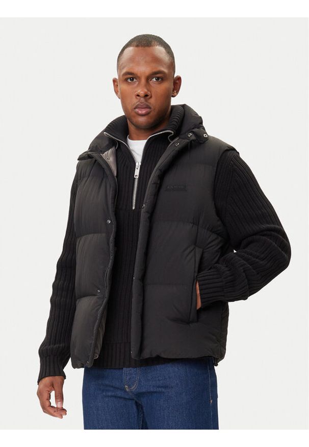 Armani Exchange Kamizelka XM001100 AF16340 UC001 Czarny Regular Fit. Kolor: czarny. Materiał: syntetyk