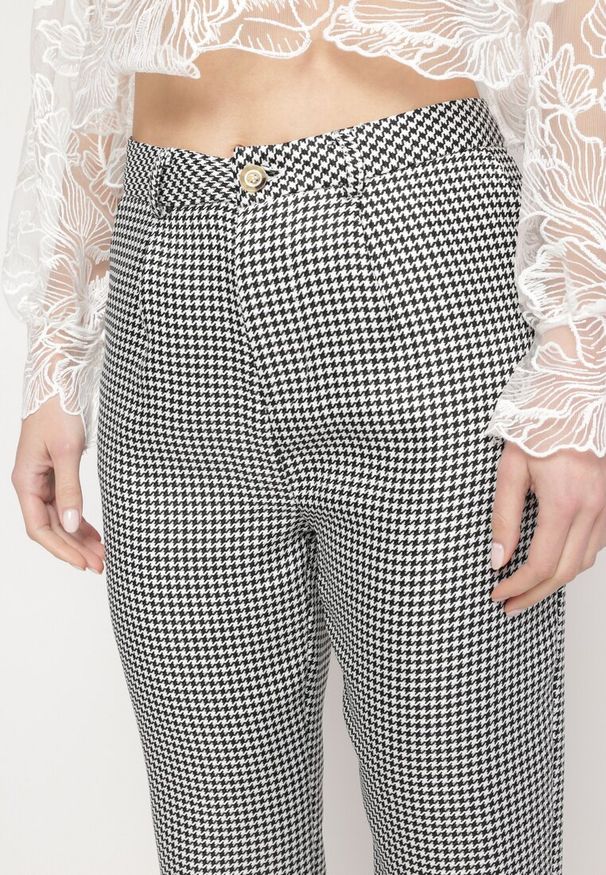 Born2be - Czarno-Białe Spodnie z Drobną Pepitkę w Garniturowym Stylu Eldankia. Okazja: na co dzień. Stan: podwyższony. Kolor: czarny. Materiał: tkanina. Styl: casual, elegancki, klasyczny