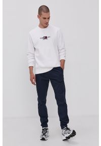 Tommy Jeans Bluza męska kolor biały z aplikacją. Okazja: na co dzień. Kolor: biały. Materiał: bawełna. Wzór: aplikacja. Styl: casual #4