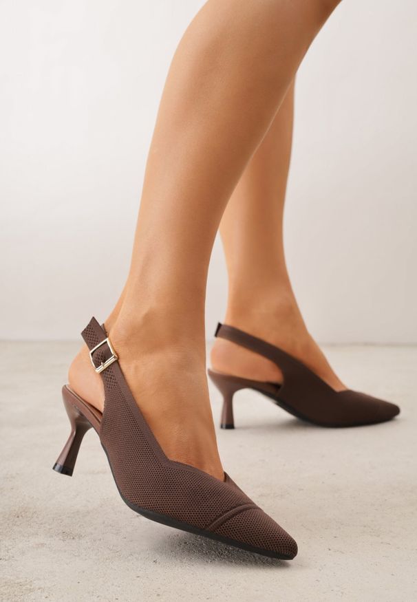 Born2be - Brązowe Czółenka z Tkaniny VICES na Szpilce z Odkrytą Piętą i Wkładką Soft-Step Nymelin. Okazja: na co dzień, do pracy, na spotkanie biznesowe. Zapięcie: pasek. Kolor: brązowy. Materiał: tkanina. Obcas: na szpilce. Styl: casual, biznesowy