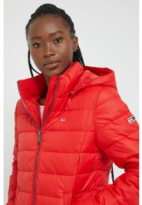 Tommy Jeans kurtka DW0DW13741.9BYY damska kolor czerwony zimowa. Okazja: na co dzień. Kolor: czerwony. Materiał: poliester, puch. Sezon: zima. Styl: casual #3