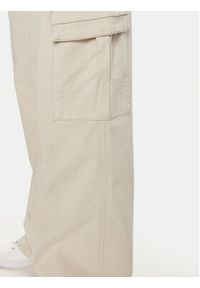GESTUZ - Gestuz Spodnie materiałowe 10908214 Beżowy Regular Fit. Kolor: beżowy. Materiał: bawełna #3