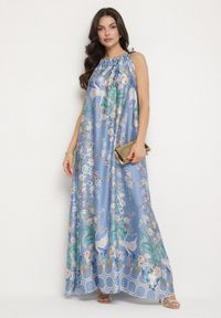 Born2be - Granatowa Satynowa Sukienka w Kwiaty z Ozdobnym Wiązaniem Fenasella. Okazja: na co dzień. Kolor: niebieski. Materiał: satyna. Wzór: kwiaty. Typ sukienki: proste. Styl: wizytowy, klasyczny, casual, elegancki #3