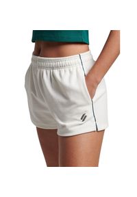 Spodenki turystyczne damskie Superdry Code Sl Velour. Kolor: biały. Materiał: bawełna, poliester. Sport: turystyka piesza #1