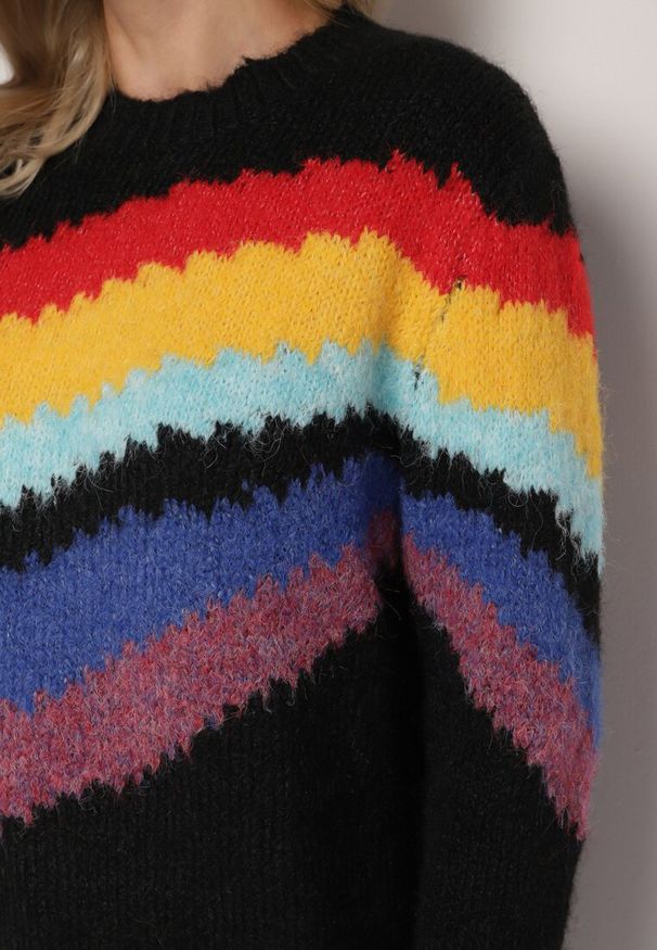 Born2be - Czarny Sweter z Poprzecznymi Paskami Rentina. Kolor: czarny. Materiał: jeans. Styl: klasyczny