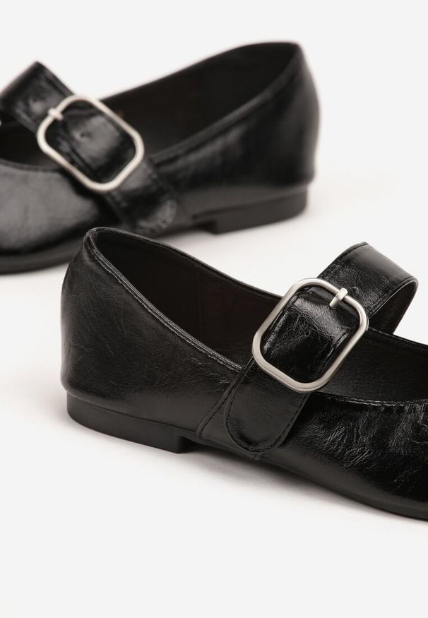 Renee - Czarne Balerinki w Stylu Mary Jane ze Szpiczastym Noskiem Nalivira. Okazja: na co dzień. Nosek buta: szpiczasty. Kolor: czarny. Materiał: jeans. Styl: casual