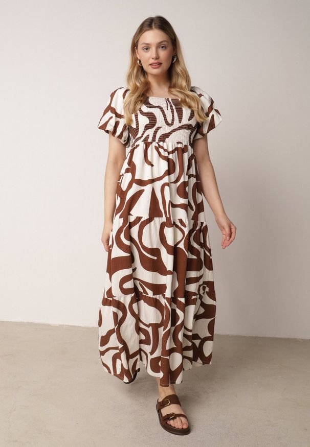 Born2be - Brązowa Wiskozowa Sukienka z Bufiastymi Rękawami w Abstrakcyjny Wzór Tibee. Okazja: na co dzień. Kolor: brązowy. Materiał: wiskoza. Wzór: nadruk. Typ sukienki: proste. Styl: elegancki, wakacyjny, casual