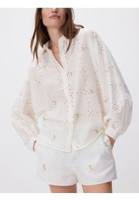 Reserved - Ażurowa koszula z haftem - biały. Kolor: biały. Materiał: bawełna. Wzór: ażurowy, haft #1