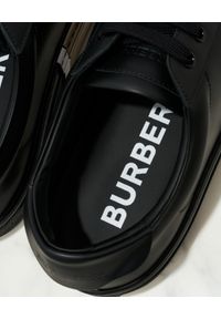Burberry - BURBERRY - Czarne sneakersy ze skóry. Wysokość cholewki: przed kostkę. Zapięcie: sznurówki. Kolor: czarny. Materiał: skóra. Szerokość cholewki: normalna. Wzór: gładki. Sport: tenis #3