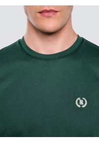 Big-Star - Koszulka męska z haftem na piersi zielona Keral 304. Okazja: na co dzień. Kolor: zielony. Materiał: dzianina, jeans. Długość rękawa: krótki rękaw. Długość: krótkie. Wzór: haft. Styl: wizytowy, klasyczny, elegancki, casual, sportowy #3