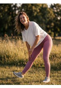 Sinsay - Prążkowane legginsy basic - fioletowy. Kolor: fioletowy. Materiał: prążkowany