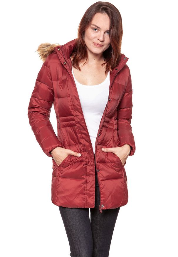 Wrangler - DAMSKA KURTKA ZIMOWA WRANGLER LONG PUFFER SYRAH RED W4105V5S6. Materiał: futro, puch. Sezon: zima
