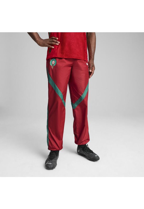 Puma - Męskie tkane spodnie przedmeczowe Maroko PUMA Intense Red Archive Green. Kolor: czerwony, zielony, wielokolorowy. Sport: piłka nożna