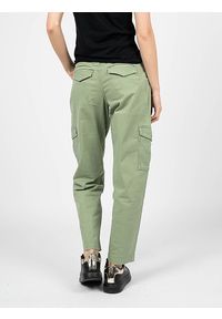 Pepe Jeans Spodnie "Aspen" | PL2115830 | Aspen | Kobieta | Zielony. Okazja: na co dzień. Stan: podwyższony. Kolor: zielony. Materiał: elastan, bawełna. Styl: casual