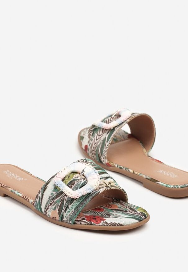 Born2be - Zielone Klapki z Ozdobną Klamrą Katilissa. Okazja: na co dzień. Kolor: zielony. Materiał: len. Sezon: lato. Styl: casual
