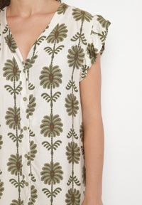 Born2be - Biało-Zielona Kwiatowa Sukienka z Bawełną i Falbanką Efanelia. Okazja: na spacer, na imprezę. Typ kołnierza: dekolt w serek. Kolor: beżowy. Materiał: bawełna. Wzór: kwiaty. Sezon: wiosna, lato. Typ sukienki: proste. Styl: elegancki #4