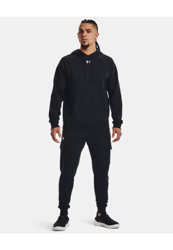 Under Armour UA RIVAL FLEECE HOODIE Bluza męska z kapturem. Typ kołnierza: kaptur. Kolor: czarny. Materiał: polar, materiał, dzianina. Sport: fitness