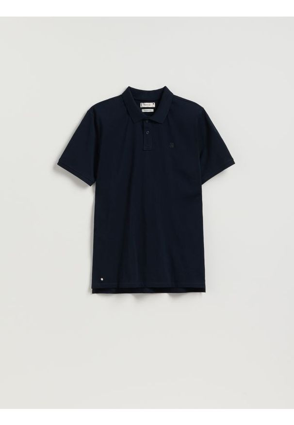 Reserved - Polo regular z merceryzowanej bawełny - granatowy. Typ kołnierza: polo. Kolor: niebieski. Materiał: bawełna