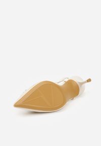 Born2be - Jasnobeżowe Sandały na Szpilce z Cyrkoniową Klamrą Elinvyra. Okazja: na co dzień. Zapięcie: klamry. Kolor: beżowy. Materiał: jeans. Obcas: na szpilce. Styl: casual #2