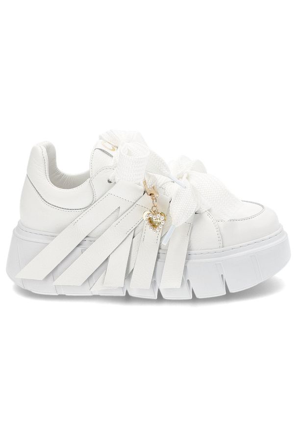 CheBello - Białe Sneakersy Chebello Modne Obuwie Damskie. Okazja: na co dzień. Zapięcie: sznurówki. Kolor: biały. Materiał: skóra. Wzór: aplikacja. Styl: elegancki, casual