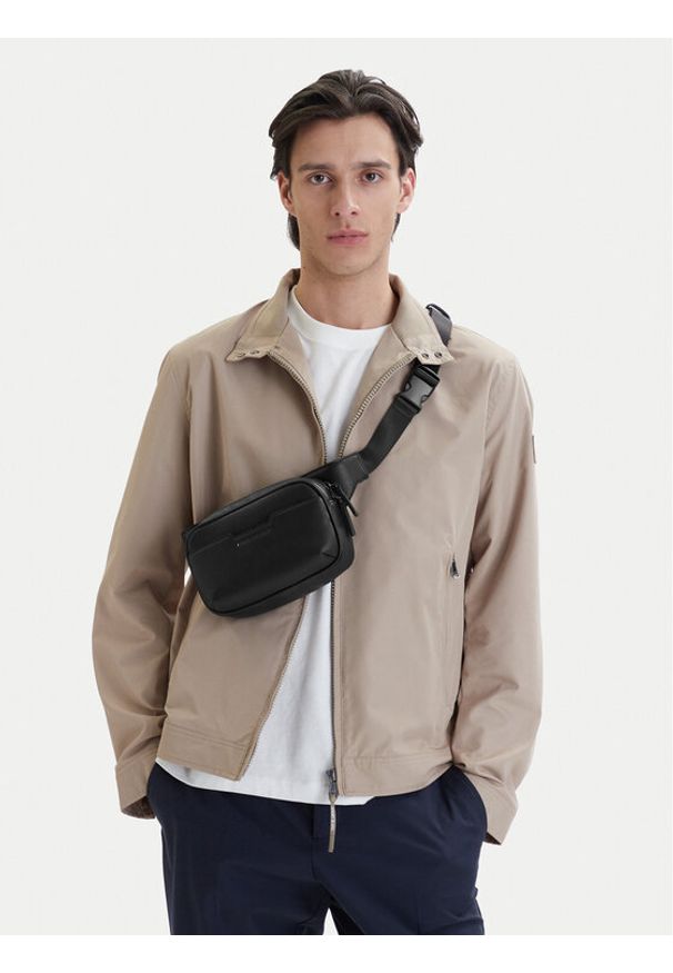 Armani Exchange Nerka XM002588 AF22651 UC001 Czarny. Kolor: czarny. Materiał: skóra