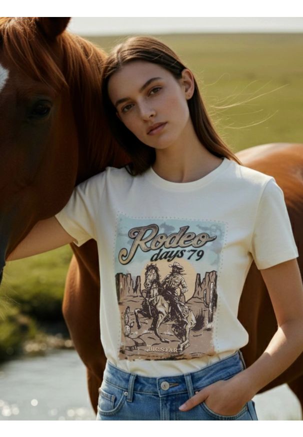 Big-Star - Koszulka damska z linii Authentic z nadrukiem biała Erellsa 100. Okazja: na co dzień. Kolor: biały. Materiał: materiał, jeans, dzianina. Wzór: nadruk. Styl: elegancki, klasyczny, casual