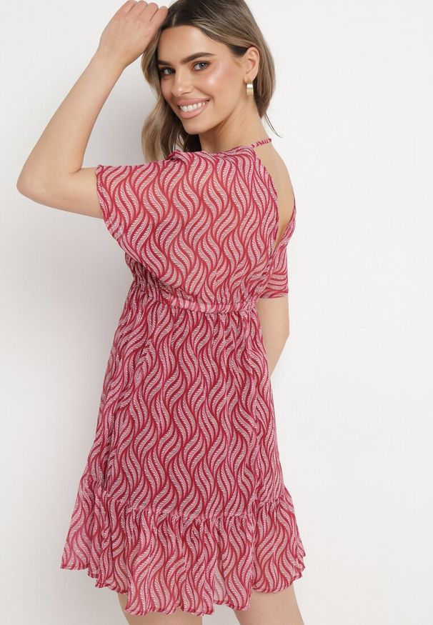 Born2be - Czerwona Sukienka Mini o Kroju Nietoperza z Dekoltem V z Troczkami Ainella. Kolor: czerwony. Styl: elegancki. Długość: mini