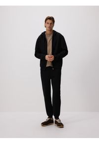 Reserved - Bluza regular z kapturem - czarny. Kolor: czarny. Materiał: bawełna, dzianina