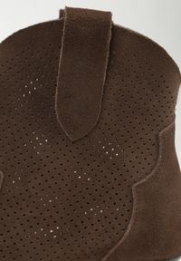 Born2be - Ciemnobrązowe Botki Kowbojki na Stożkowym Obcasie Elinyra. Okazja: na co dzień. Kolor: brązowy. Materiał: jeans. Obcas: na obcasie. Styl: casual, elegancki. Wysokość obcasa: średni #4