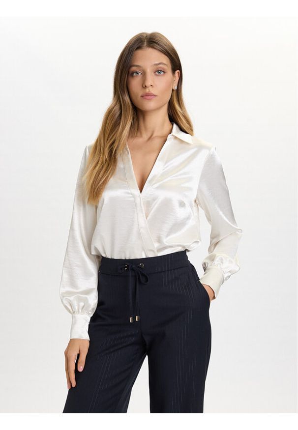 Guess Body W5BH68 W2612 Écru Regular Fit. Materiał: syntetyk