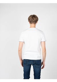 Pepe Jeans T-shirt "Sutton" | PM508504 | Sutton | Mężczyzna | Biały. Okazja: na co dzień. Kolor: biały. Materiał: bawełna. Wzór: nadruk, aplikacja. Styl: casual #5