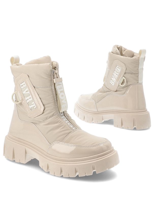 Beżowe Śniegowce Filippo Ocieplane Buty Damskie. Okazja: na spacer. Zapięcie: zamek. Kolor: beżowy. Materiał: materiał. Wzór: napisy. Sezon: zima