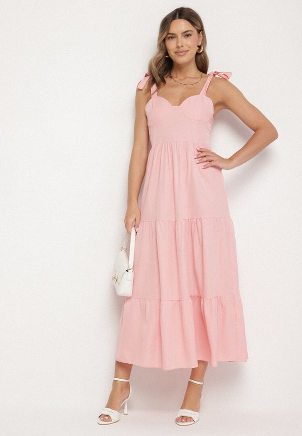 Born2be - Różowa Rozkloszowana Sukienka z Wiskozą Ozdobiona Wiązaniem na Ramiączkach Meravessa. Okazja: na spacer. Kolor: różowy. Materiał: wiskoza. Długość rękawa: na ramiączkach. Wzór: aplikacja