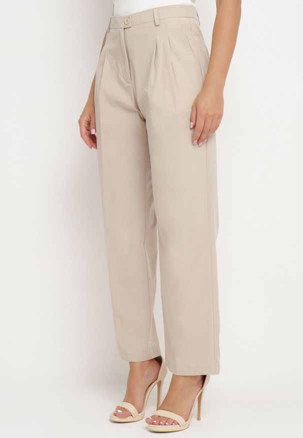 Born2be - Beżowe Szerokie Spodnie Garniturowe z Bawełny Alefia. Stan: podwyższony. Kolor: beżowy. Materiał: bawełna. Styl: elegancki