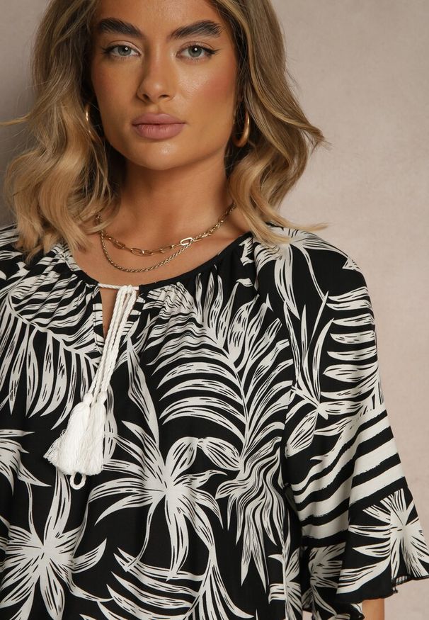 Renee - Czarna Pudełkowa Sukienka Zdobiona Roślinnym Printem i Wiązaniem przy Dekolcie Miranissa. Okazja: na co dzień. Kolor: czarny. Materiał: bawełna, materiał. Wzór: aplikacja, nadruk. Typ sukienki: proste. Styl: klasyczny, elegancki, casual