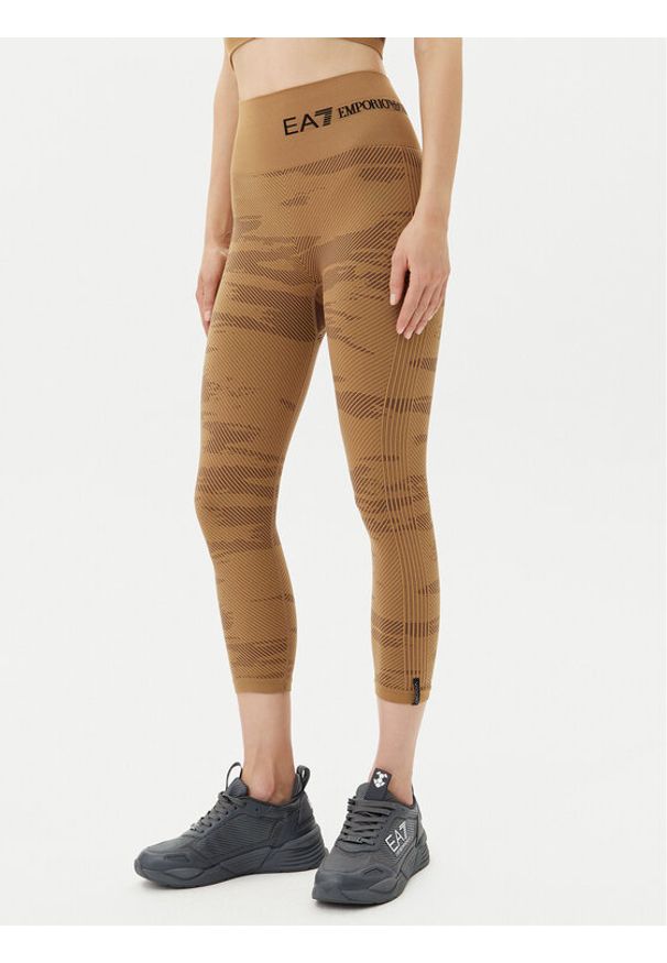 EA7 Emporio Armani Legginsy 7W000518 AF13714 U6054 Brązowy Slim Fit. Kolor: brązowy. Materiał: syntetyk