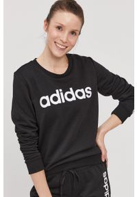 Adidas - adidas Bluza damska kolor czarny z nadrukiem. Okazja: na co dzień. Kolor: czarny. Długość rękawa: długi rękaw. Długość: długie. Wzór: nadruk. Styl: casual