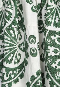 Born2be - Ciemnozielona Rozkloszowana Spódnica z Wiskozy z Wysokim Stanem i Etnicznym Wzorem Ari. Okazja: do pracy, na co dzień, na spacer. Stan: podwyższony. Kolor: zielony. Materiał: wiskoza. Wzór: aplikacja. Sezon: lato. Styl: casual #6