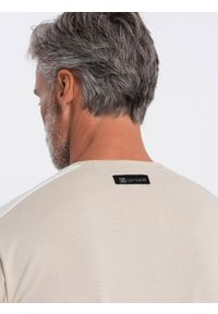 Ombre Clothing - T-shirt męski bawełniany z kontrastującymi wstawkami - kremowy V7 S1632 - XXL. Kolor: kremowy. Materiał: bawełna. Długość rękawa: krótki rękaw. Długość: krótkie. Wzór: aplikacja. Styl: klasyczny #4