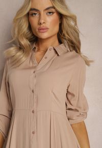 Renee - Jasnobeżowa Sukienka Hillcrest. Kolor: beżowy. Długość rękawa: długi rękaw. Typ sukienki: koszulowe. Długość: maxi #4