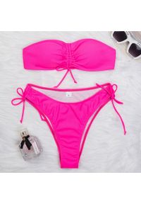 Intica - Strój kąpielowy bez ramiączek plażowy fason Macie. Kolor: różowy. Materiał: materiał