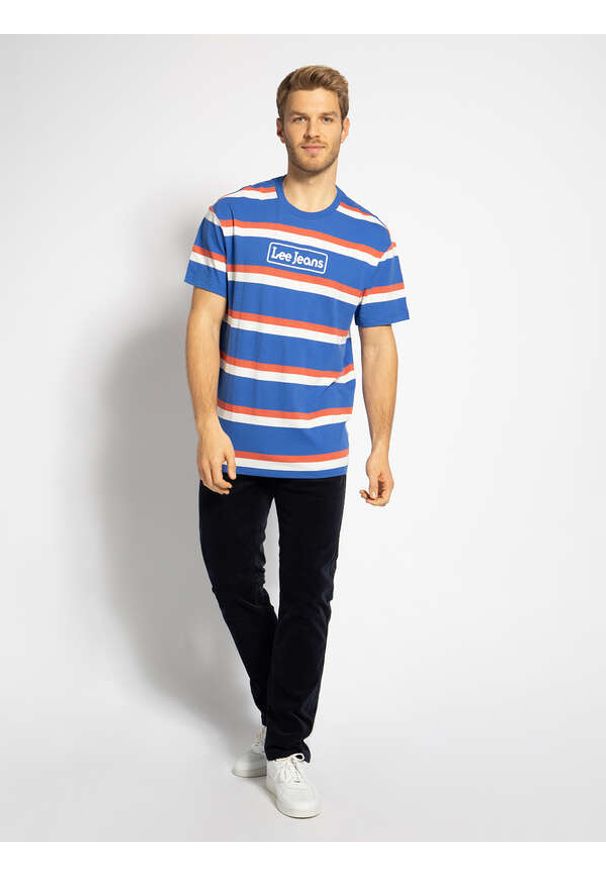 Lee - LEE SEASONAL STRIPE LOGO MĘSKI T-SHIRT RELAXED FIT SUMMER BLUE L61FBSNJ 112113836