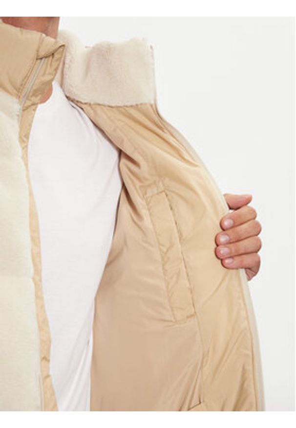 Tommy Jeans Kurtka zimowa DM0DM19638 Beżowy Regular Fit. Kolor: beżowy. Materiał: syntetyk. Sezon: zima