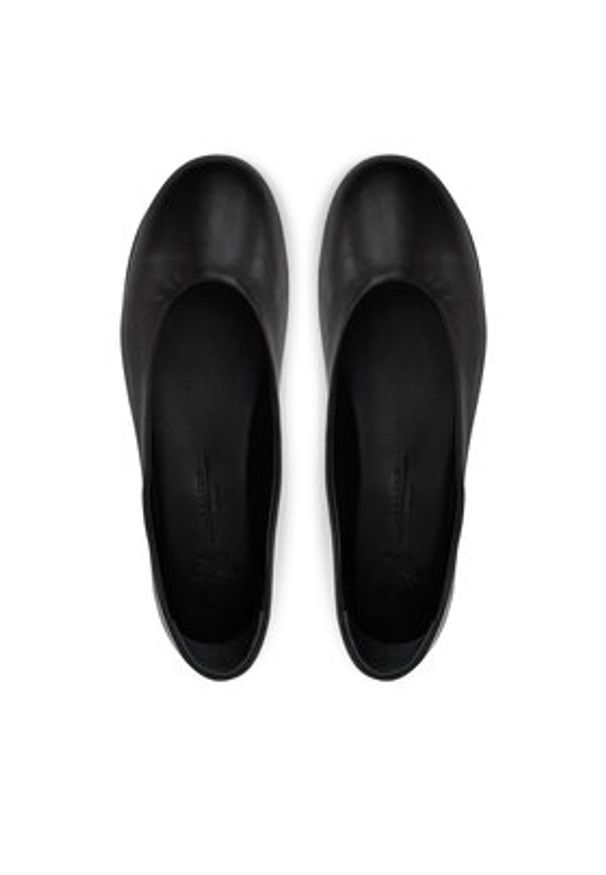 Weekend Max Mara Baleriny 2515521074600 Czarny. Kolor: czarny. Materiał: skóra