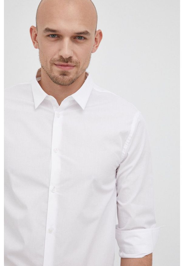 Armani Exchange koszula bawełniana męska kolor biały regular z kołnierzykiem klasycznym. Typ kołnierza: kołnierzyk klasyczny. Kolor: biały. Materiał: bawełna. Styl: klasyczny